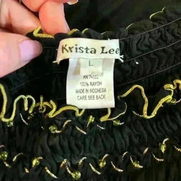 Beautiful rayon Krista Lee tunic top. Green and black size Large. - Picture 3 of 5